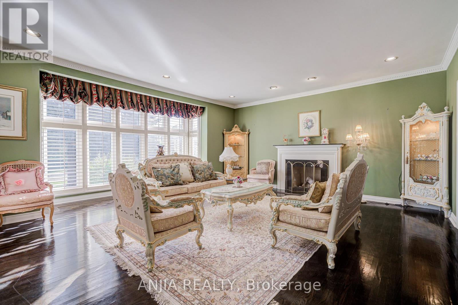 28 Edmund Crescent, Richmond Hill, Ontario  L4B 2X8 - Photo 11 - N12601532