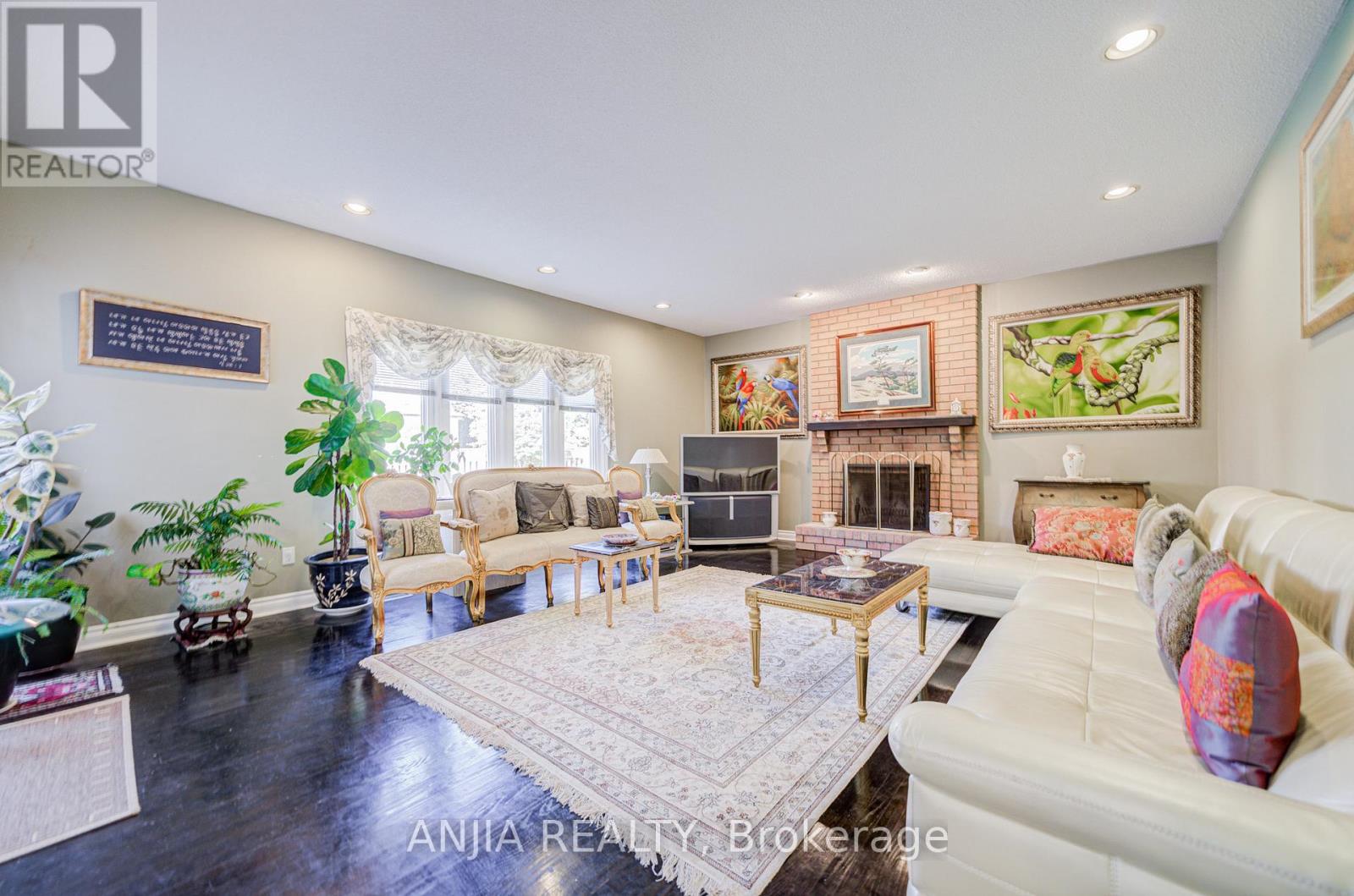 28 Edmund Crescent, Richmond Hill, Ontario  L4B 2X8 - Photo 18 - N12601532