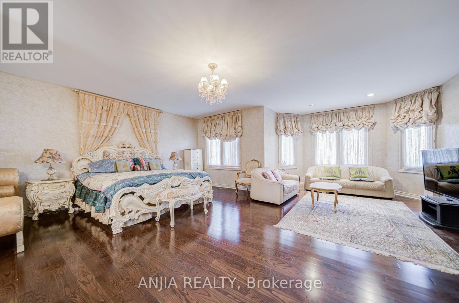 28 Edmund Crescent, Richmond Hill, Ontario  L4B 2X8 - Photo 25 - N12601532