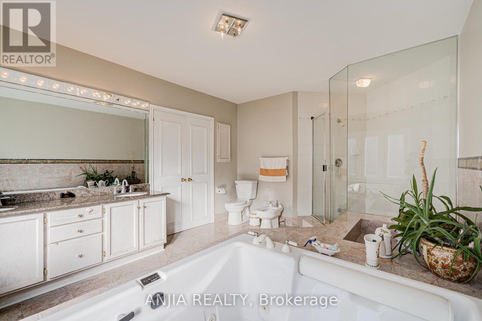 28 Edmund Crescent, Richmond Hill, Ontario  L4B 2X8 - Photo 28 - N12601532