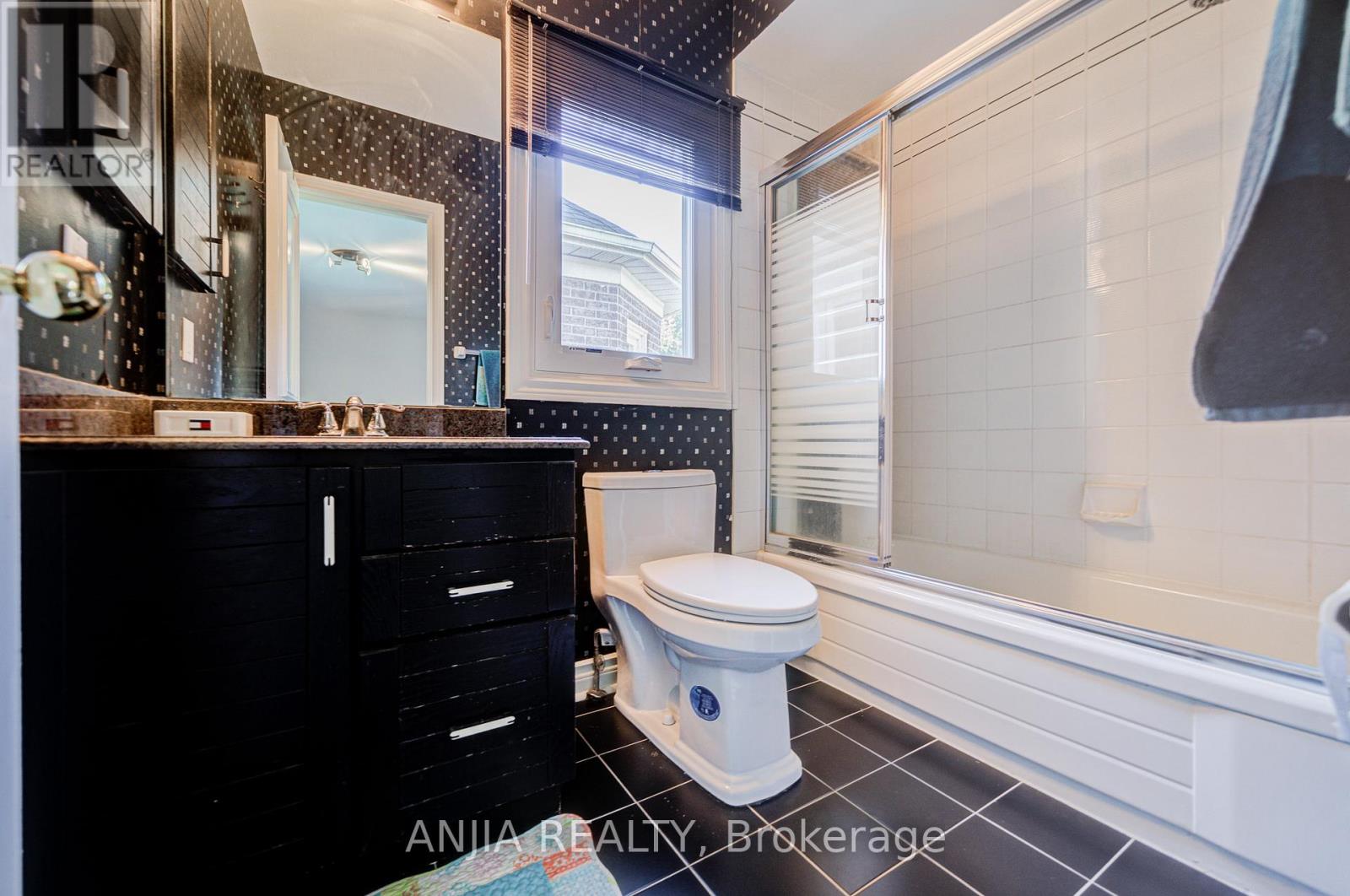 28 Edmund Crescent, Richmond Hill, Ontario  L4B 2X8 - Photo 31 - N12601532