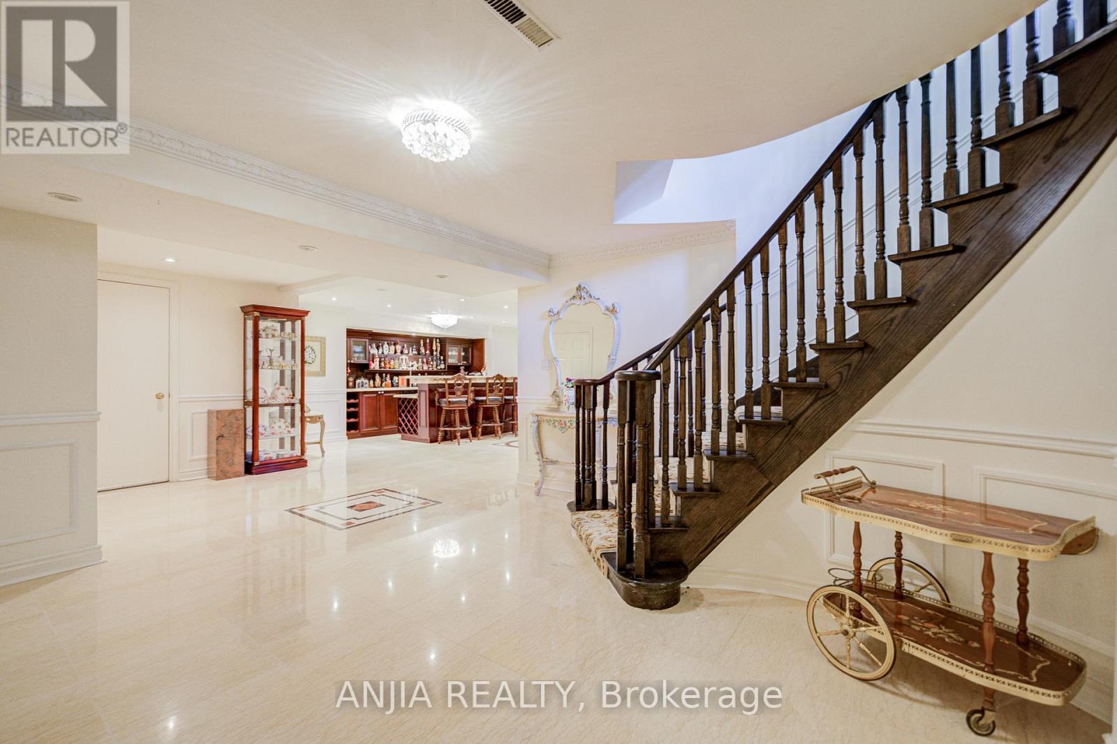 28 Edmund Crescent, Richmond Hill, Ontario  L4B 2X8 - Photo 37 - N12601532