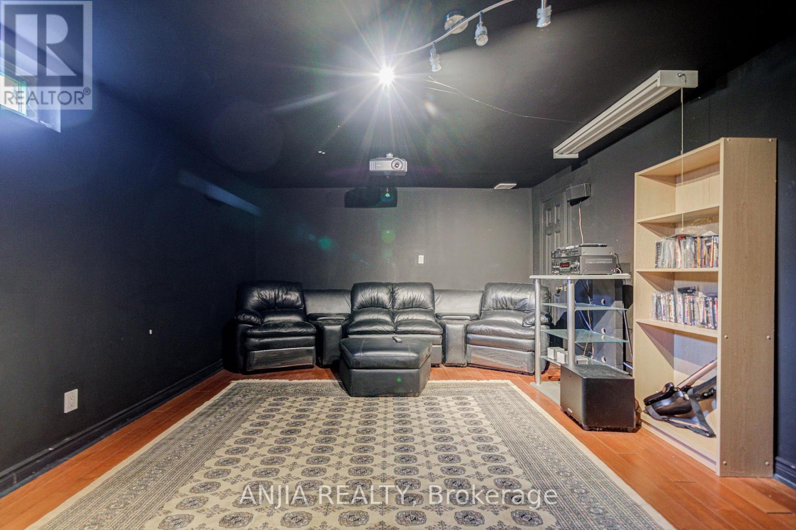 28 Edmund Crescent, Richmond Hill, Ontario  L4B 2X8 - Photo 46 - N12601532