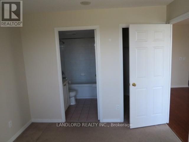 204 - 11 Oneida Crescent, Richmond Hill, Ontario  L4B 0A1 - Photo 10 - N12601536