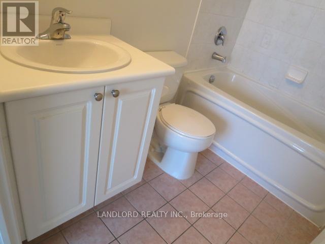 204 - 11 Oneida Crescent, Richmond Hill, Ontario  L4B 0A1 - Photo 11 - N12601536