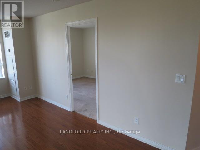 204 - 11 Oneida Crescent, Richmond Hill, Ontario  L4B 0A1 - Photo 6 - N12601536