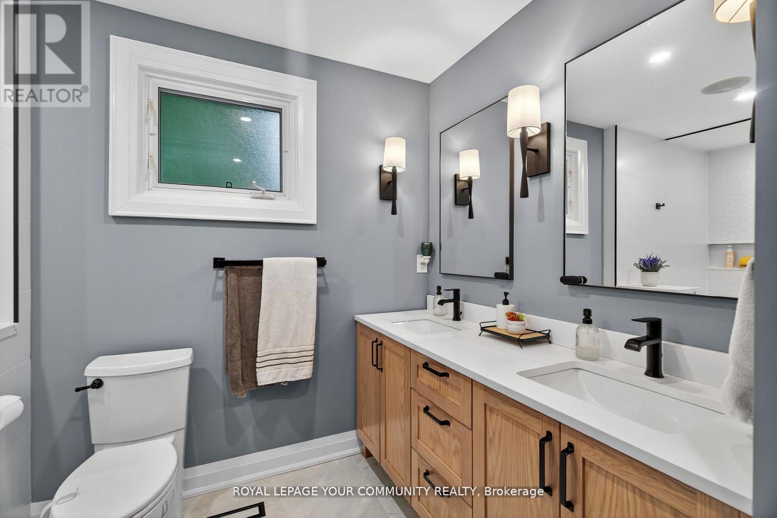 105 Orchard Heights Boulevard, Aurora, Ontario  L4G 2Z8 - Photo 11 - N12601548