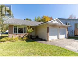 22 KNOTTY PINE TRAIL, Huntsville, Ontario