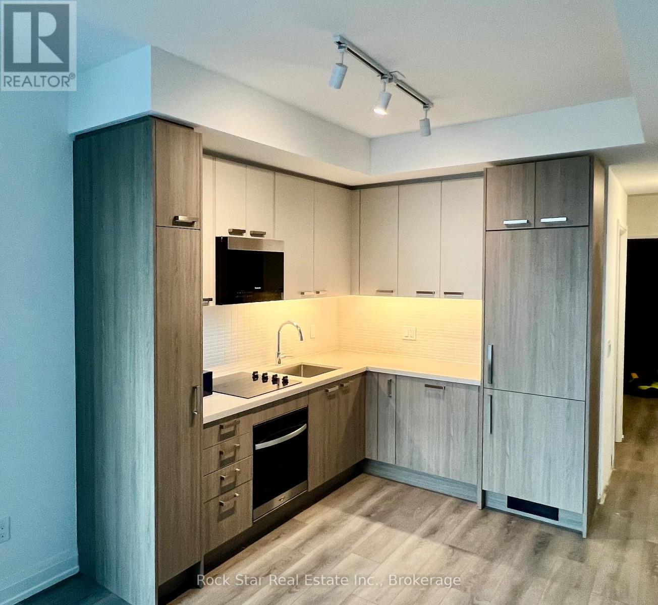 2105 - 20 SOUDAN AVENUE, toronto (mount pleasant west), Ontario