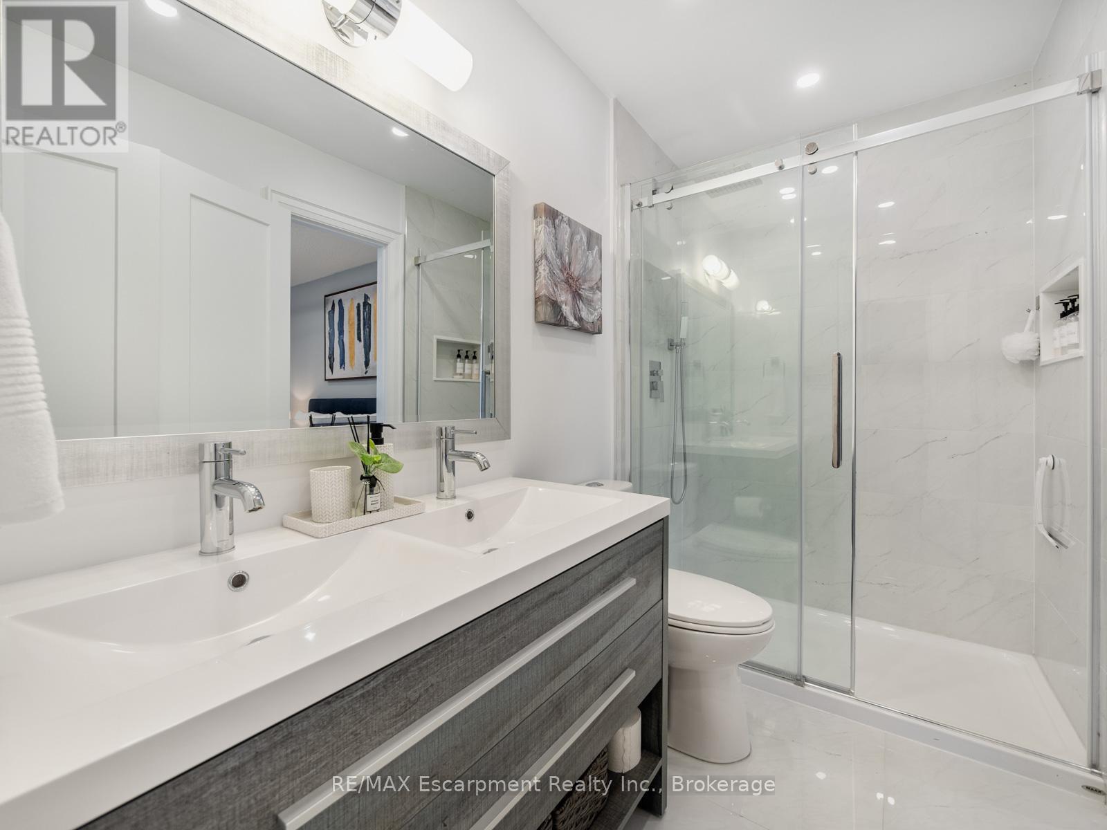 143 Chalfield Lane, Mississauga, Ontario L4Z 1K8 - Photo 20 - W12601722