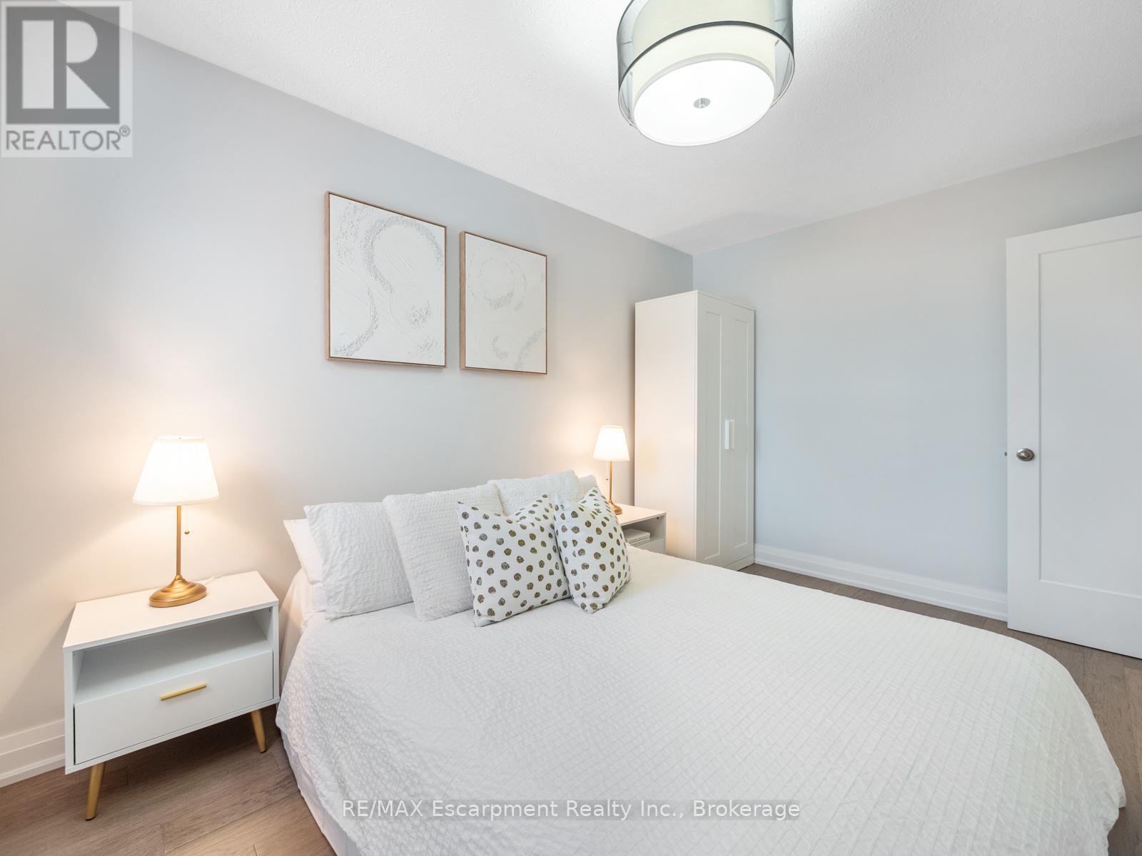 143 Chalfield Lane, Mississauga, Ontario L4Z 1K8 - Photo 21 - W12601722