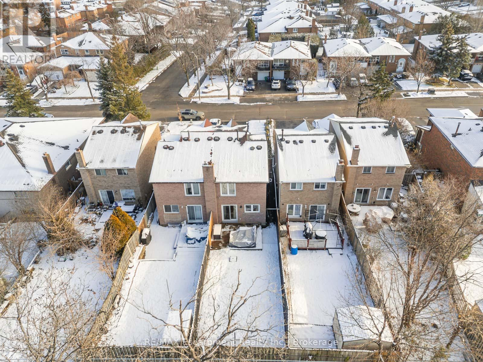 143 Chalfield Lane, Mississauga, Ontario L4Z 1K8 - Photo 29 - W12601722