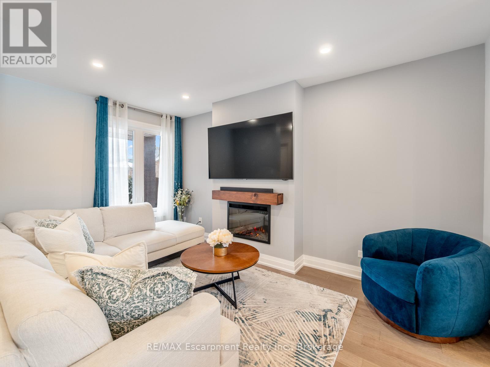 143 Chalfield Lane, Mississauga, Ontario L4Z 1K8 - Photo 7 - W12601722