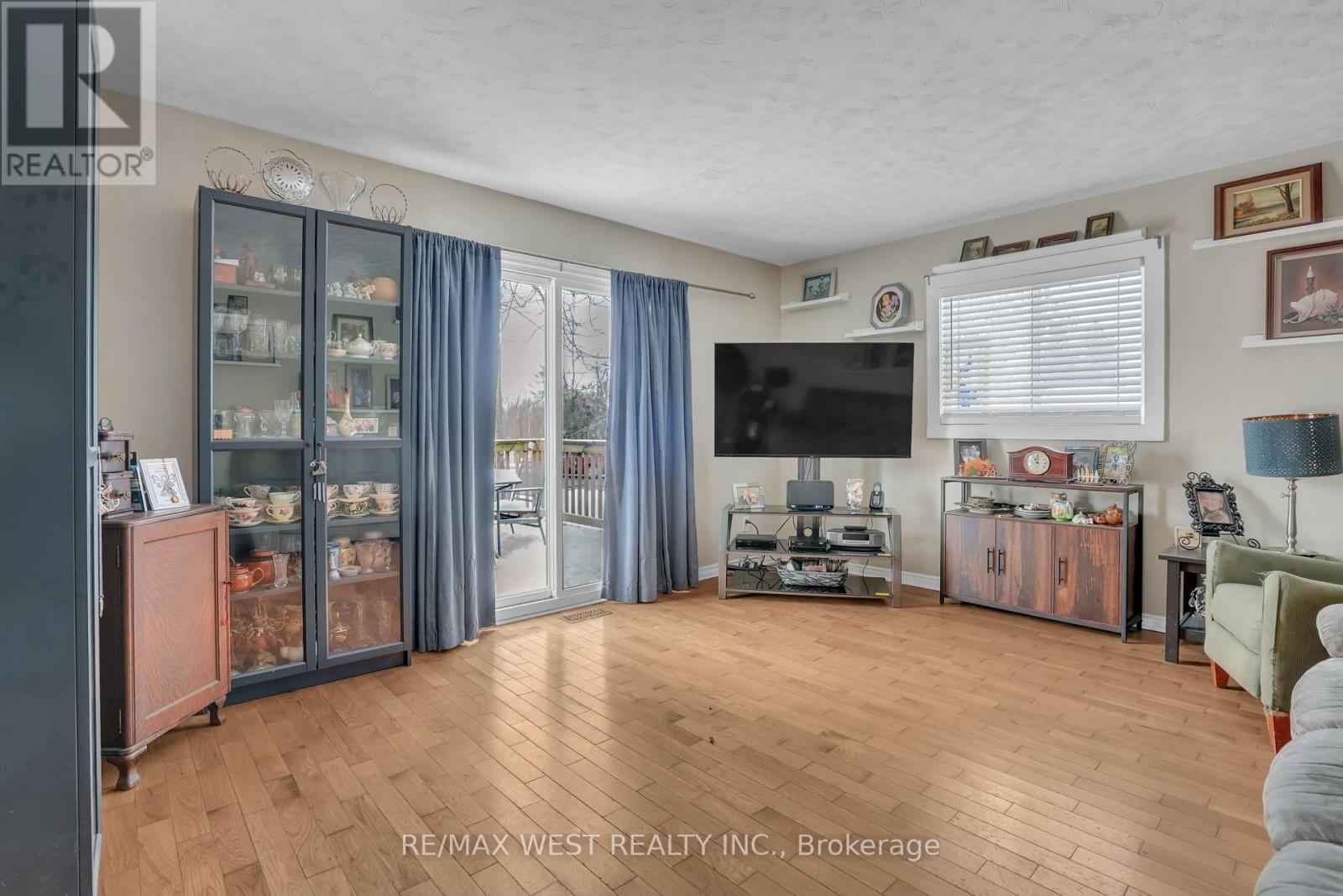 408 Couchiching Point Road, Orillia, Ontario  L3V 6P6 - Photo 3 - S12601620