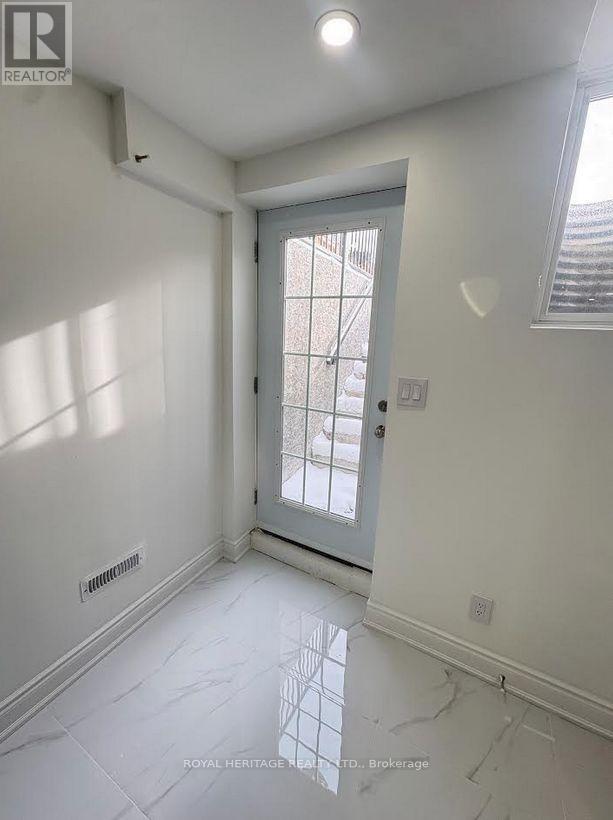 985 Black Cherry Bsmt Drive, Oshawa, Ontario  L1K 0P2 - Photo 7 - E12568958