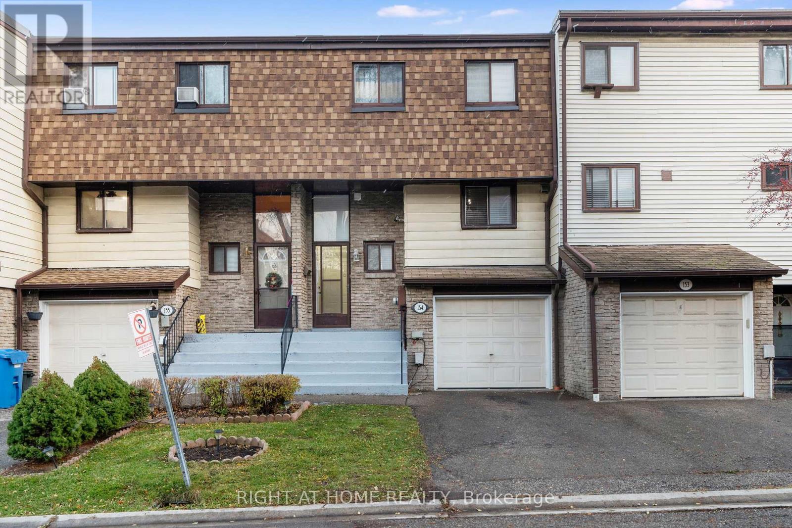 154 - 180 Mississauga Valley Boulevard, Mississauga, Ontario  L5A 3M2 - Photo 2 - W12588076