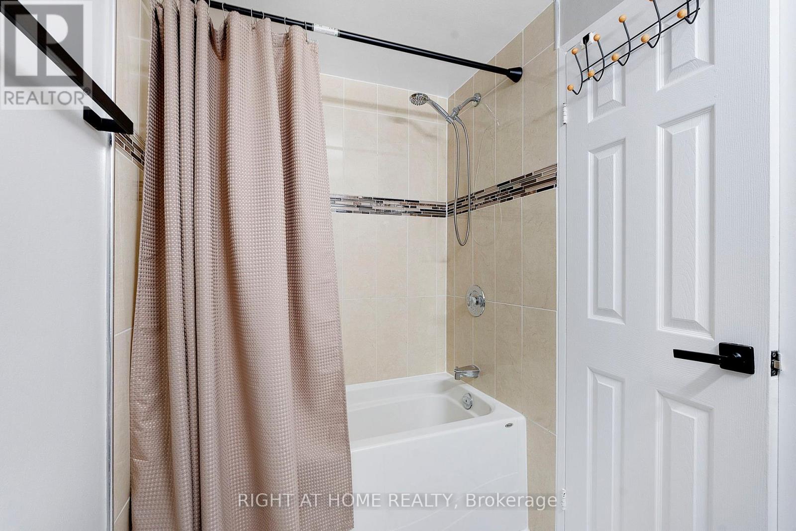 154 - 180 Mississauga Valley Boulevard, Mississauga, Ontario  L5A 3M2 - Photo 21 - W12588076