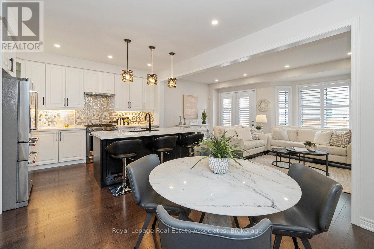 4061 Channing Crescent, Oakville, Ontario  L6H 3R3 - Photo 13 - W12601492