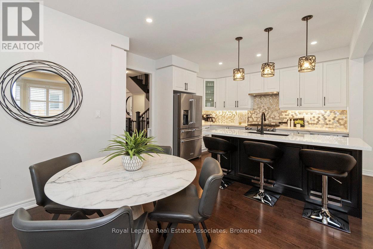 4061 Channing Crescent, Oakville, Ontario  L6H 3R3 - Photo 14 - W12601492