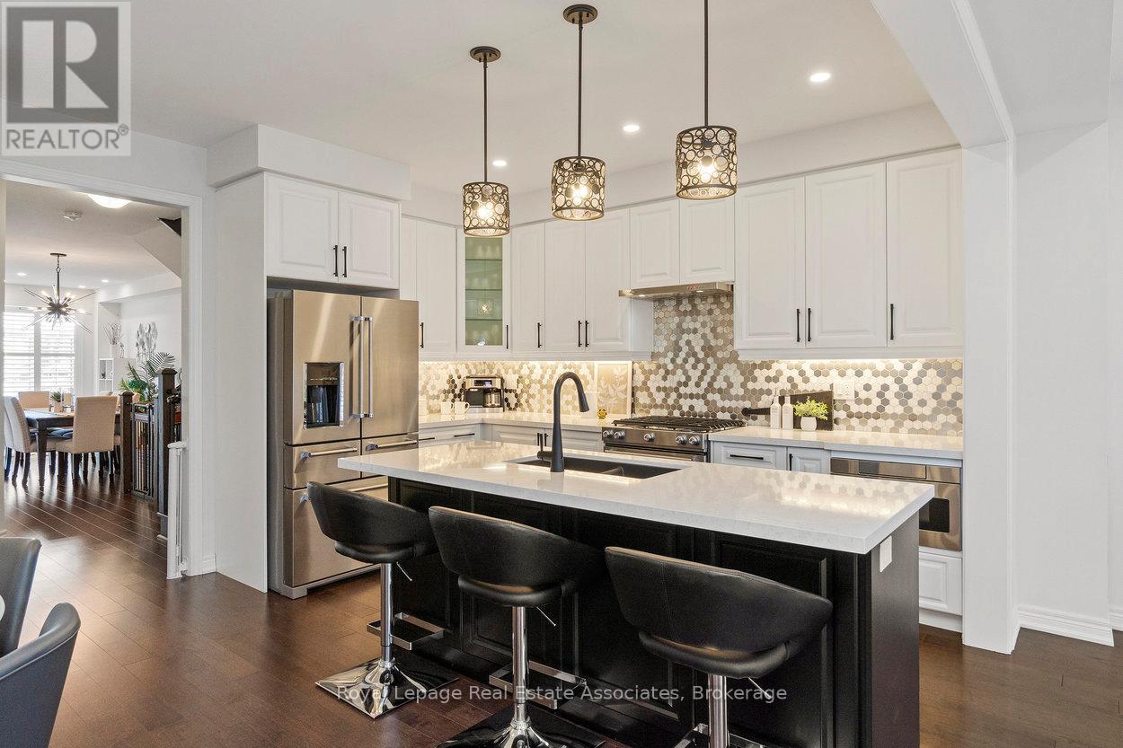 4061 Channing Crescent, Oakville, Ontario  L6H 3R3 - Photo 15 - W12601492