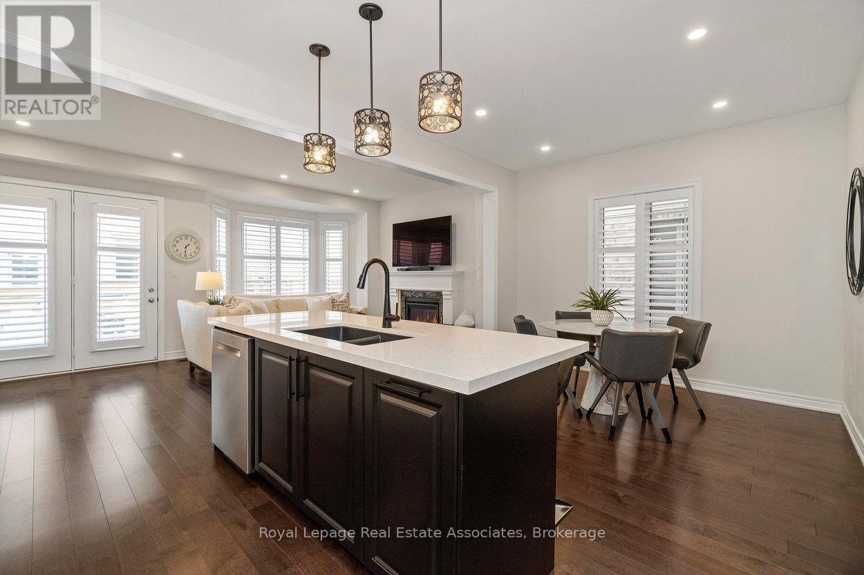 4061 Channing Crescent, Oakville, Ontario  L6H 3R3 - Photo 19 - W12601492