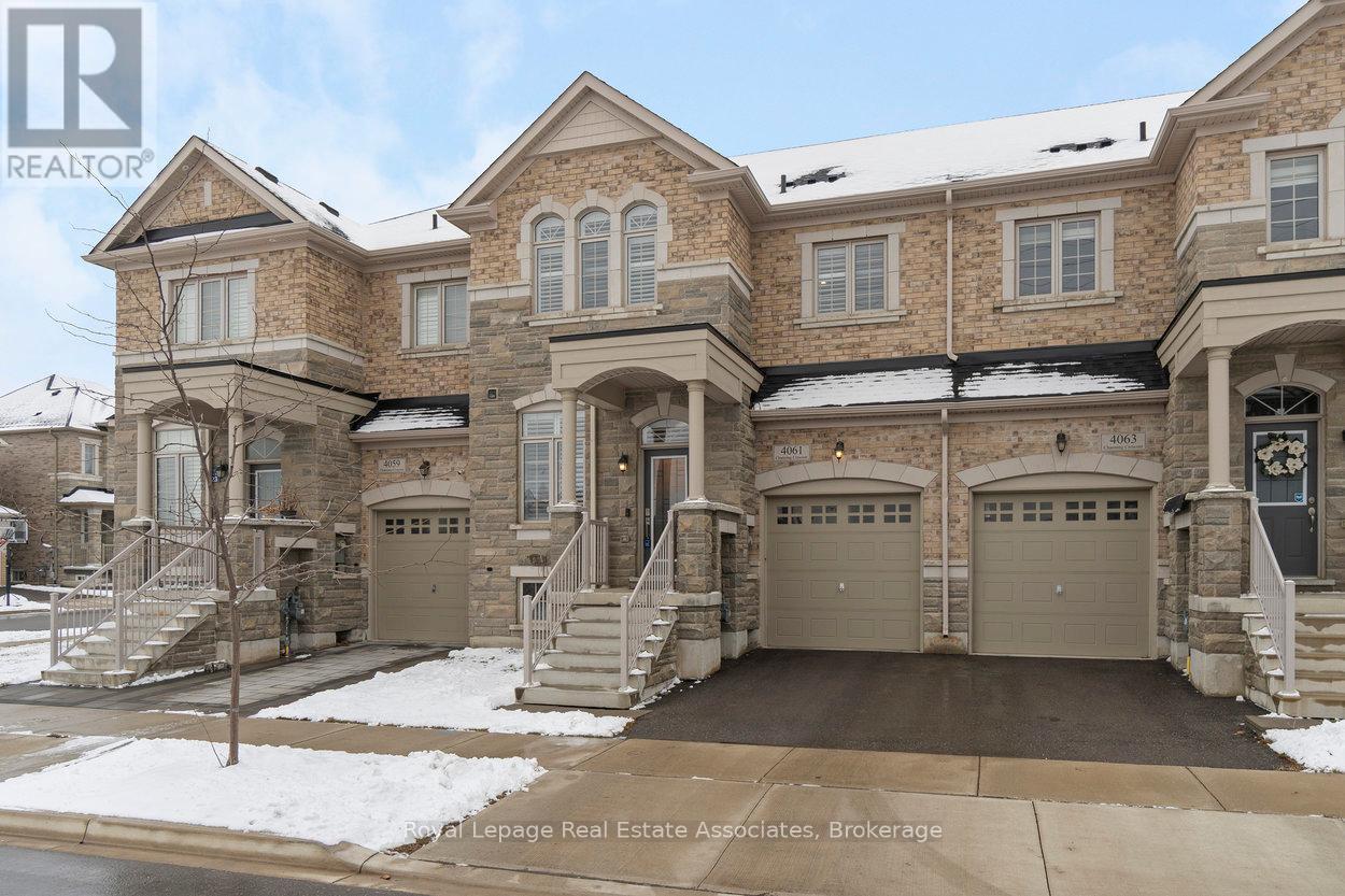 4061 Channing Crescent, Oakville, Ontario  L6H 3R3 - Photo 2 - W12601492