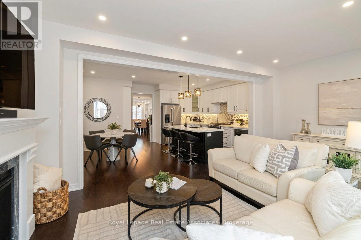 4061 Channing Crescent, Oakville, Ontario  L6H 3R3 - Photo 22 - W12601492