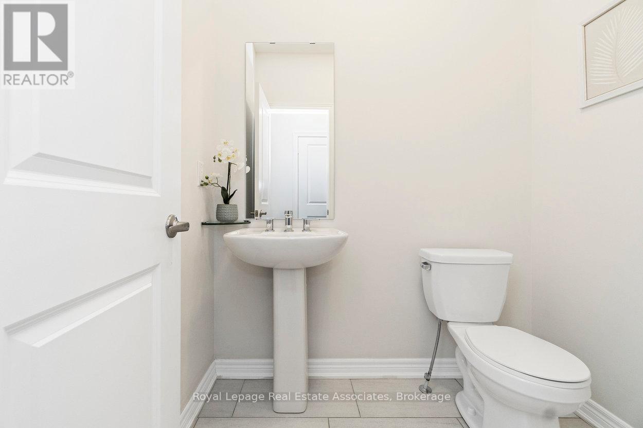 4061 Channing Crescent, Oakville, Ontario  L6H 3R3 - Photo 39 - W12601492