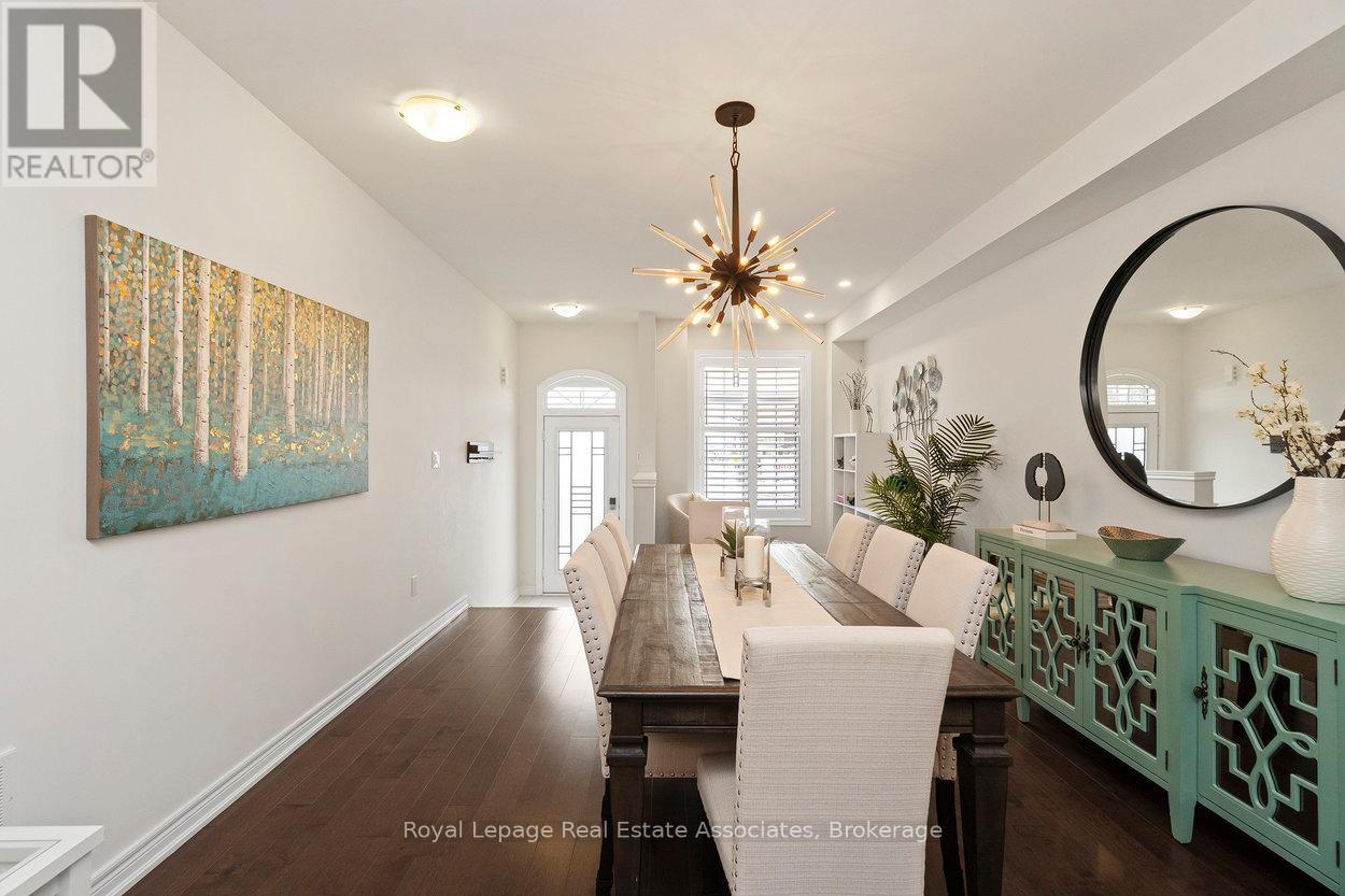 4061 Channing Crescent, Oakville, Ontario  L6H 3R3 - Photo 4 - W12601492