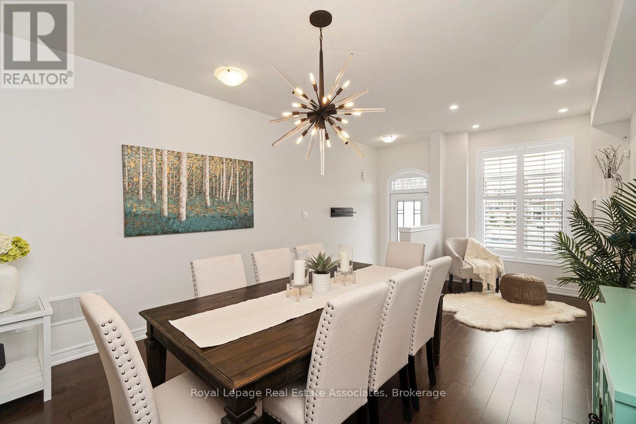 4061 Channing Crescent, Oakville, Ontario  L6H 3R3 - Photo 6 - W12601492