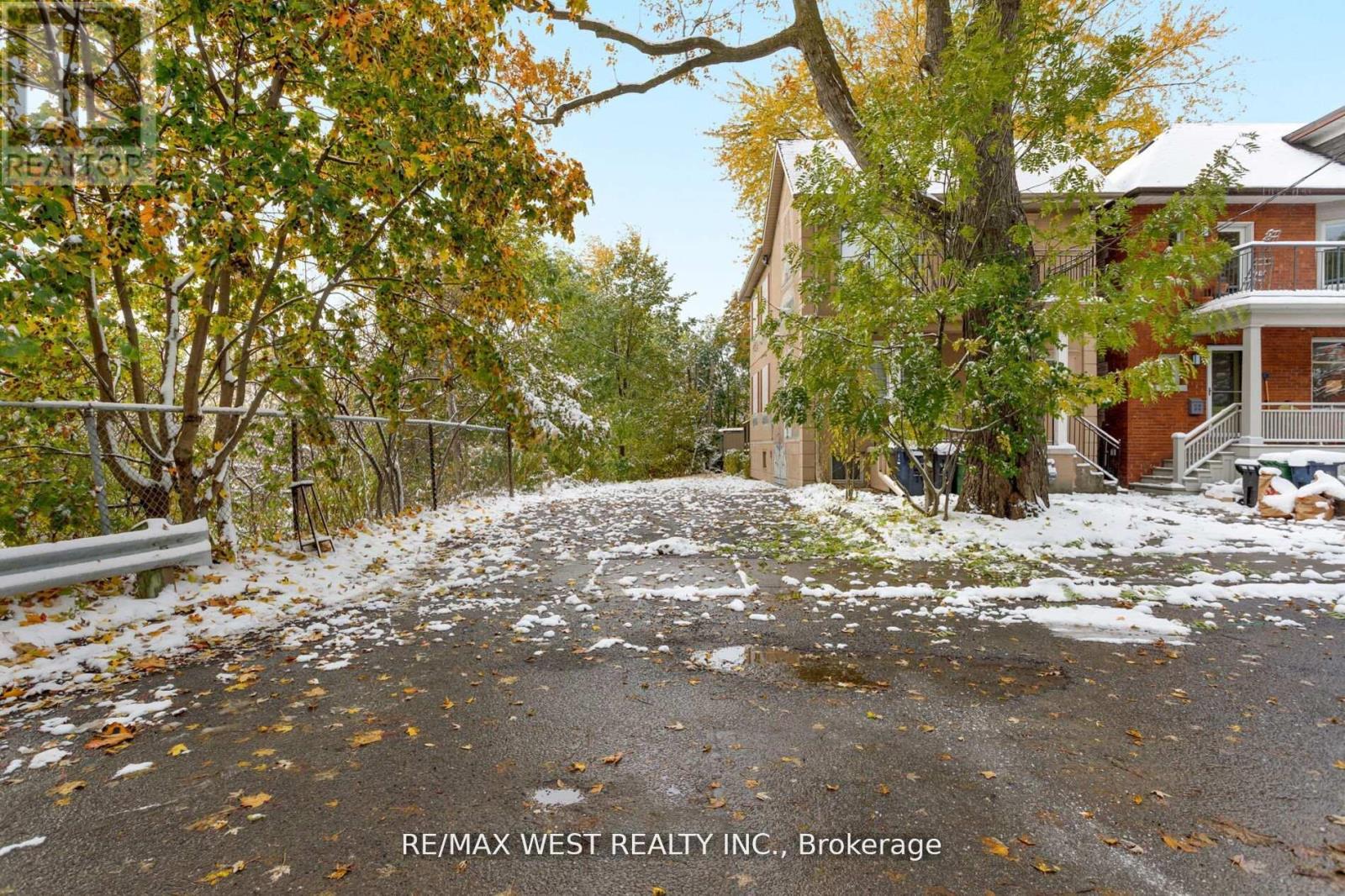 79 Springhurst Avenue, Toronto, Ontario  M6K 1B7 - Photo 25 - W12601560