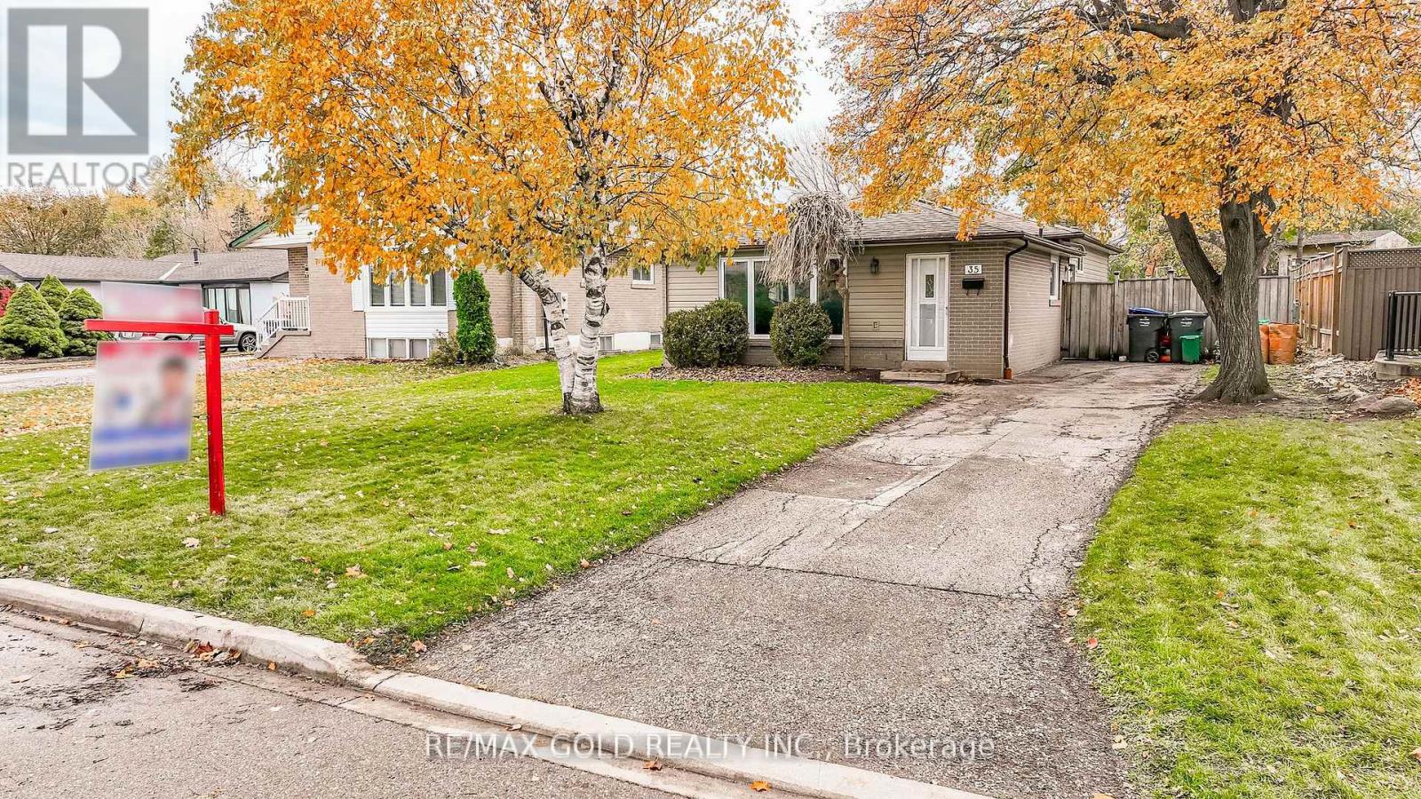 35 DUKE ROAD, Brampton, Ontario