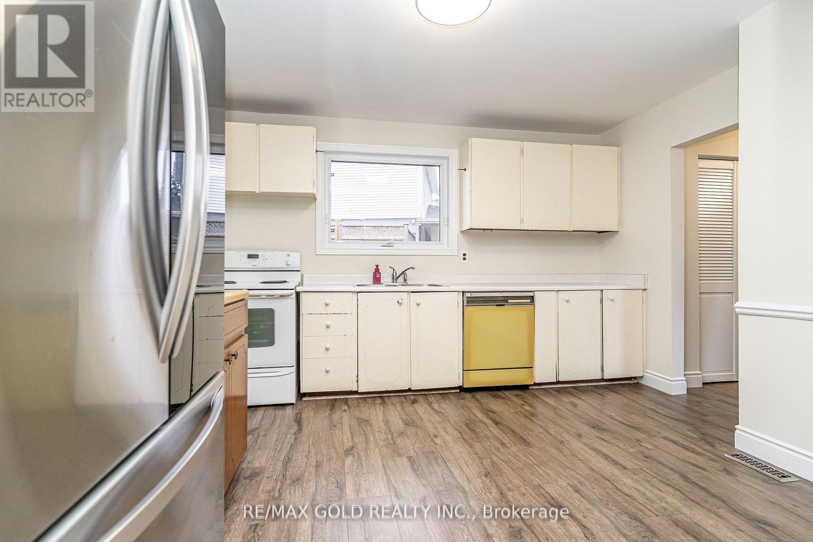 35 Duke Road, Brampton, Ontario  L6T 3J9 - Photo 13 - W12601576