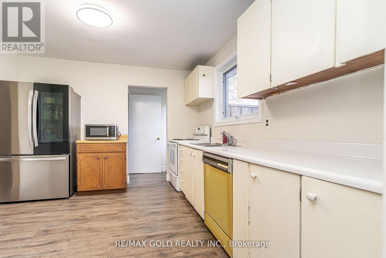 35 Duke Road, Brampton, Ontario  L6T 3J9 - Photo 15 - W12601576