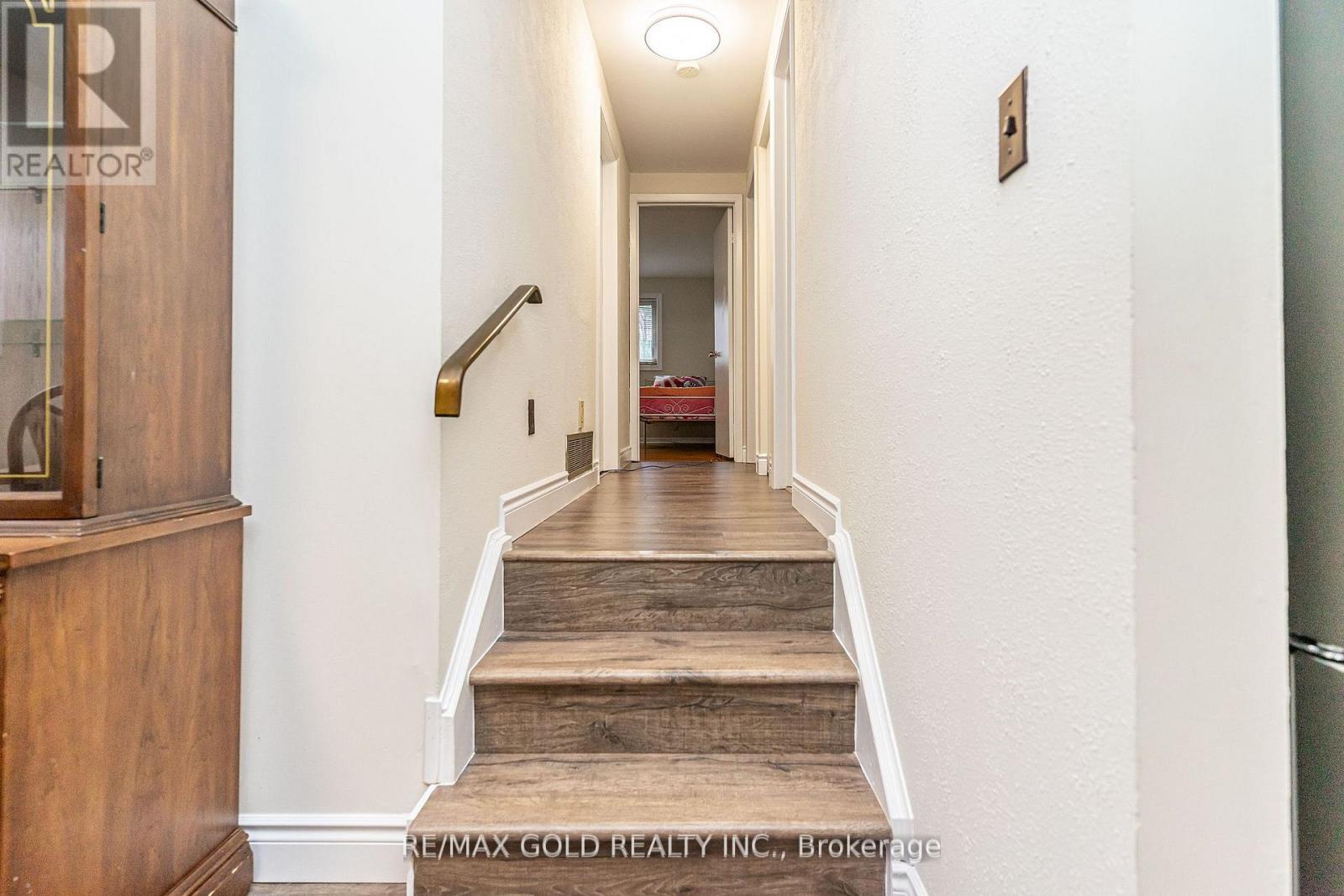 35 Duke Road, Brampton, Ontario  L6T 3J9 - Photo 18 - W12601576