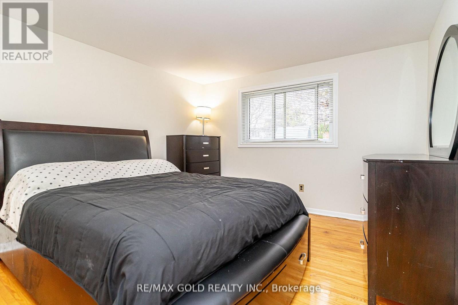 35 Duke Road, Brampton, Ontario  L6T 3J9 - Photo 20 - W12601576