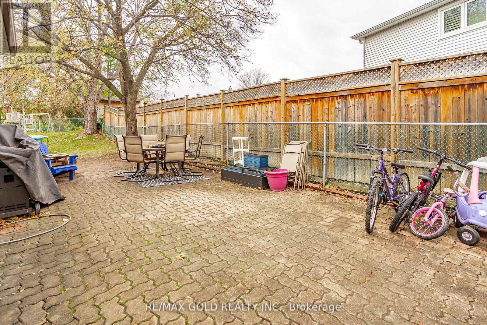 35 Duke Road, Brampton, Ontario  L6T 3J9 - Photo 34 - W12601576