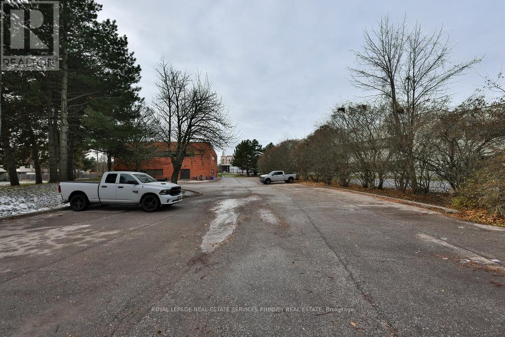 6800 Campobello Road, Mississauga, Ontario  L5N 2L8 - Photo 5 - W12601632