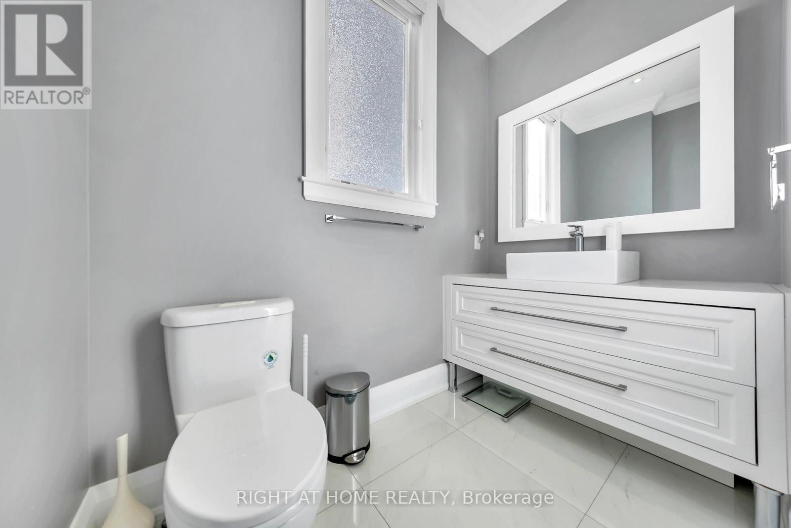 55a Jay Street, Toronto, Ontario  M6L 2L9 - Photo 13 - W12601682