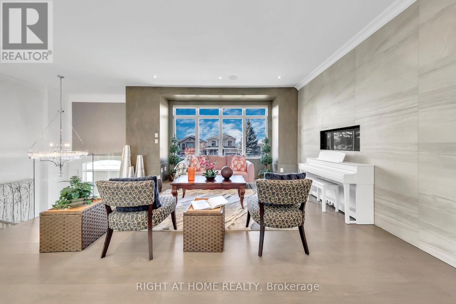 55a Jay Street, Toronto, Ontario  M6L 2L9 - Photo 6 - W12601682