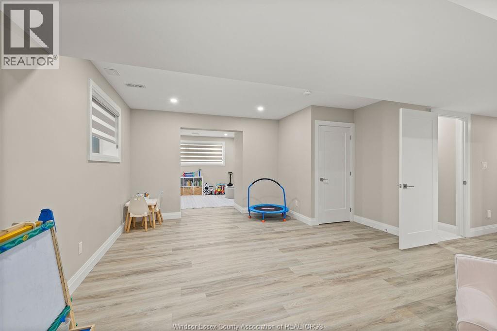 1003 Chateau Avenue, Windsor, Ontario N8P 0E6 - Photo 35 - 25031191