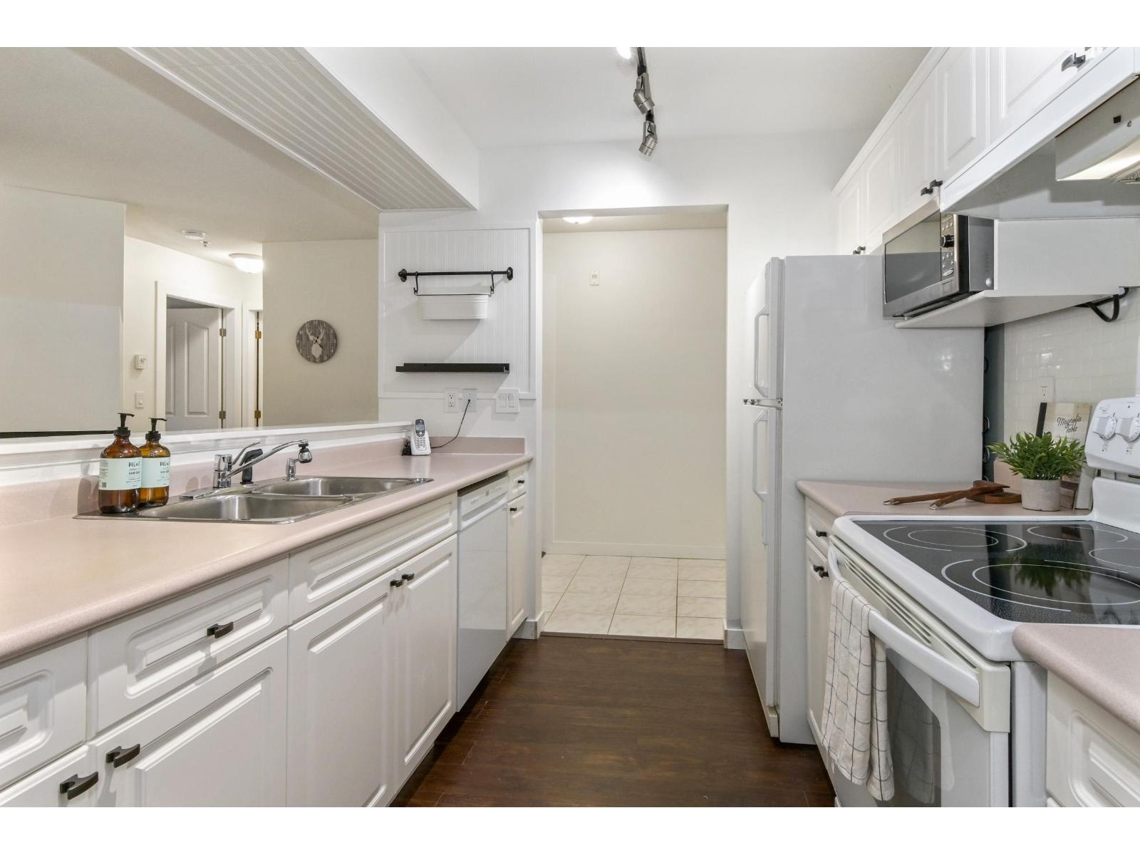 401 5465 201 Street, Langley, British Columbia  V3A 1P8 - Photo 10 - R3071989