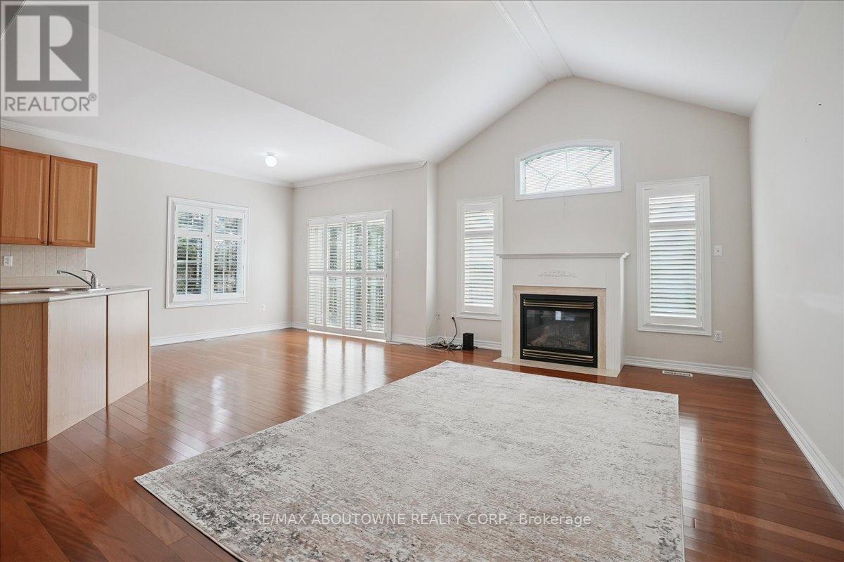 2348 Tesla Crescent, Oakville, Ontario  L6H 7T5 - Photo 13 - W12421696