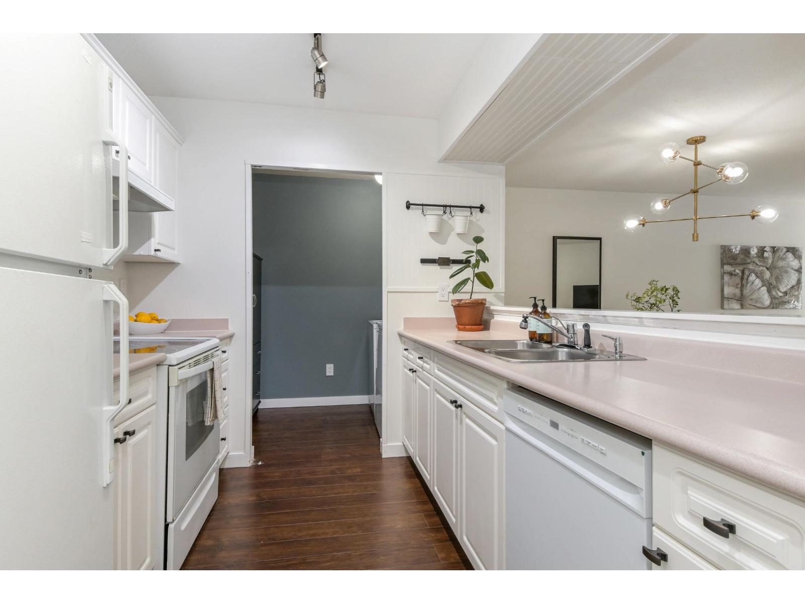 401 5465 201 Street, Langley, British Columbia  V3A 1P8 - Photo 9 - R3071989