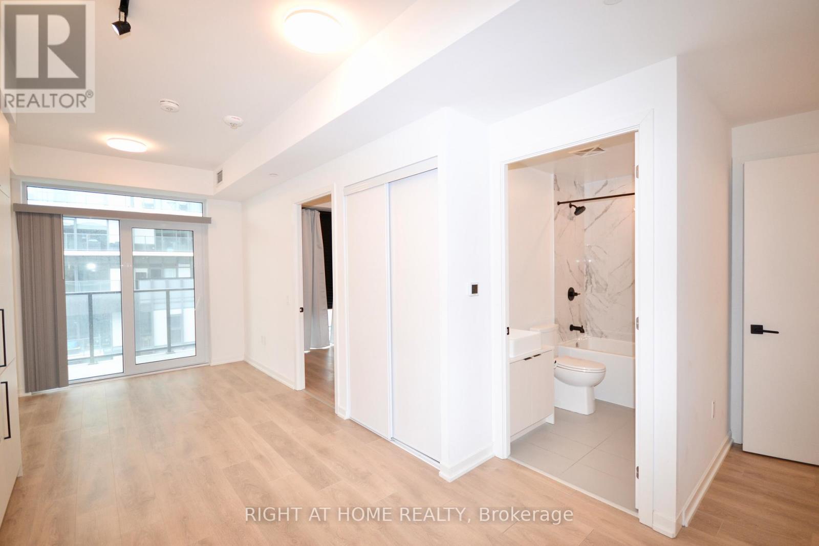 2304 - 10 Graphophone Grove, Toronto, Ontario  M6H 0E5 - Photo 14 - W12527272