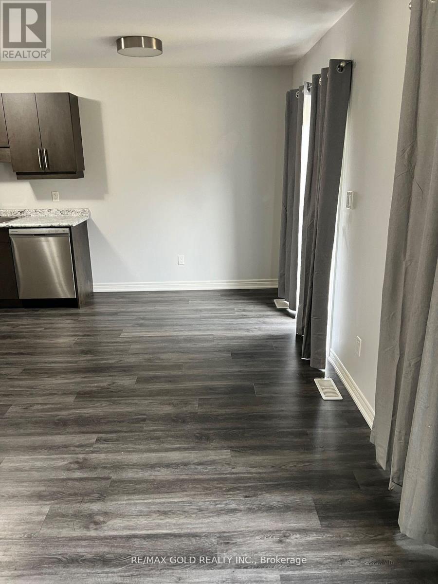 36 Damude Avenue, Thorold, Ontario  L2V 0G6 - Photo 7 - X12601120