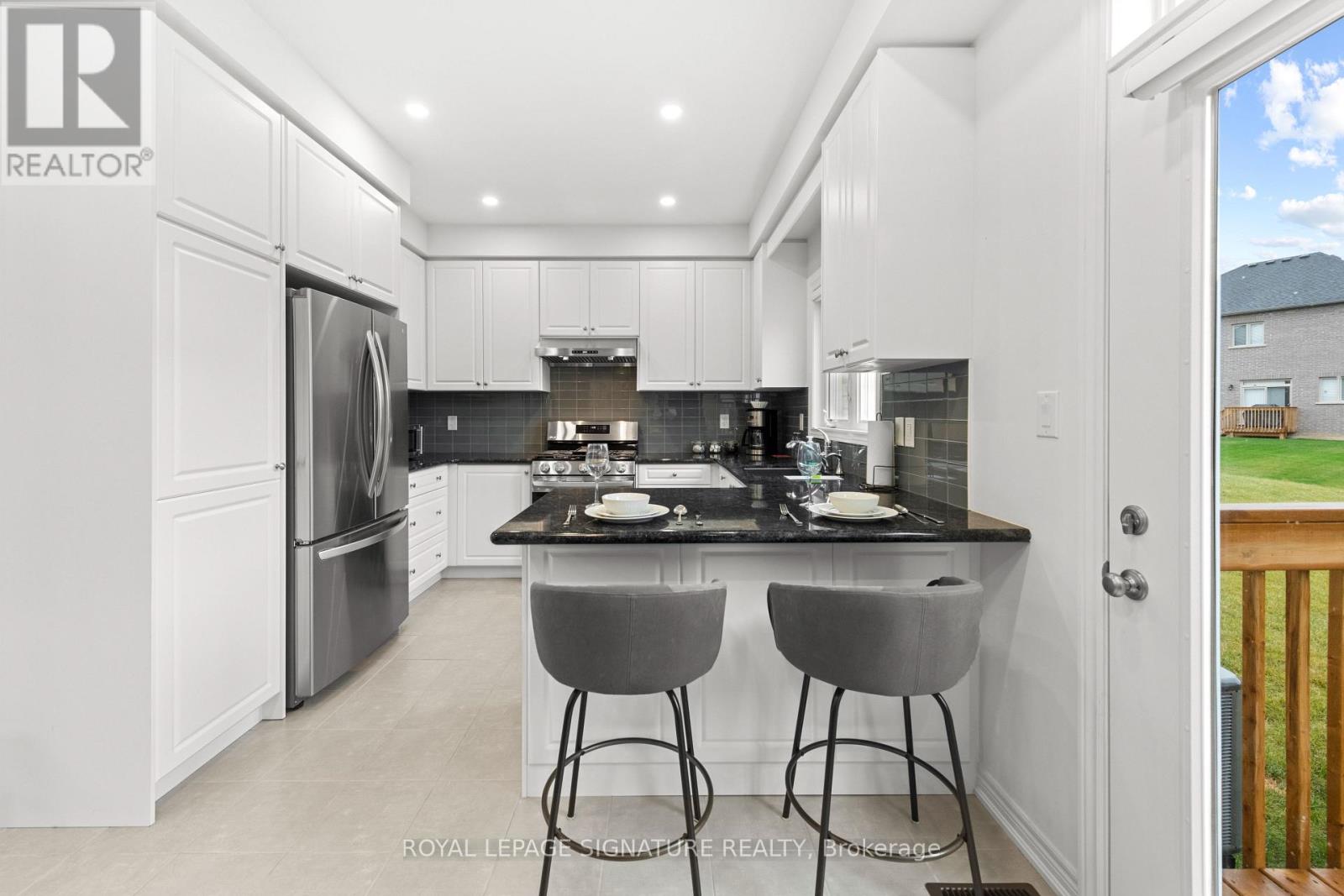 270 Great Falls Boulevard, Hamilton, Ontario  L8B 1Z5 - Photo 3 - X12601642