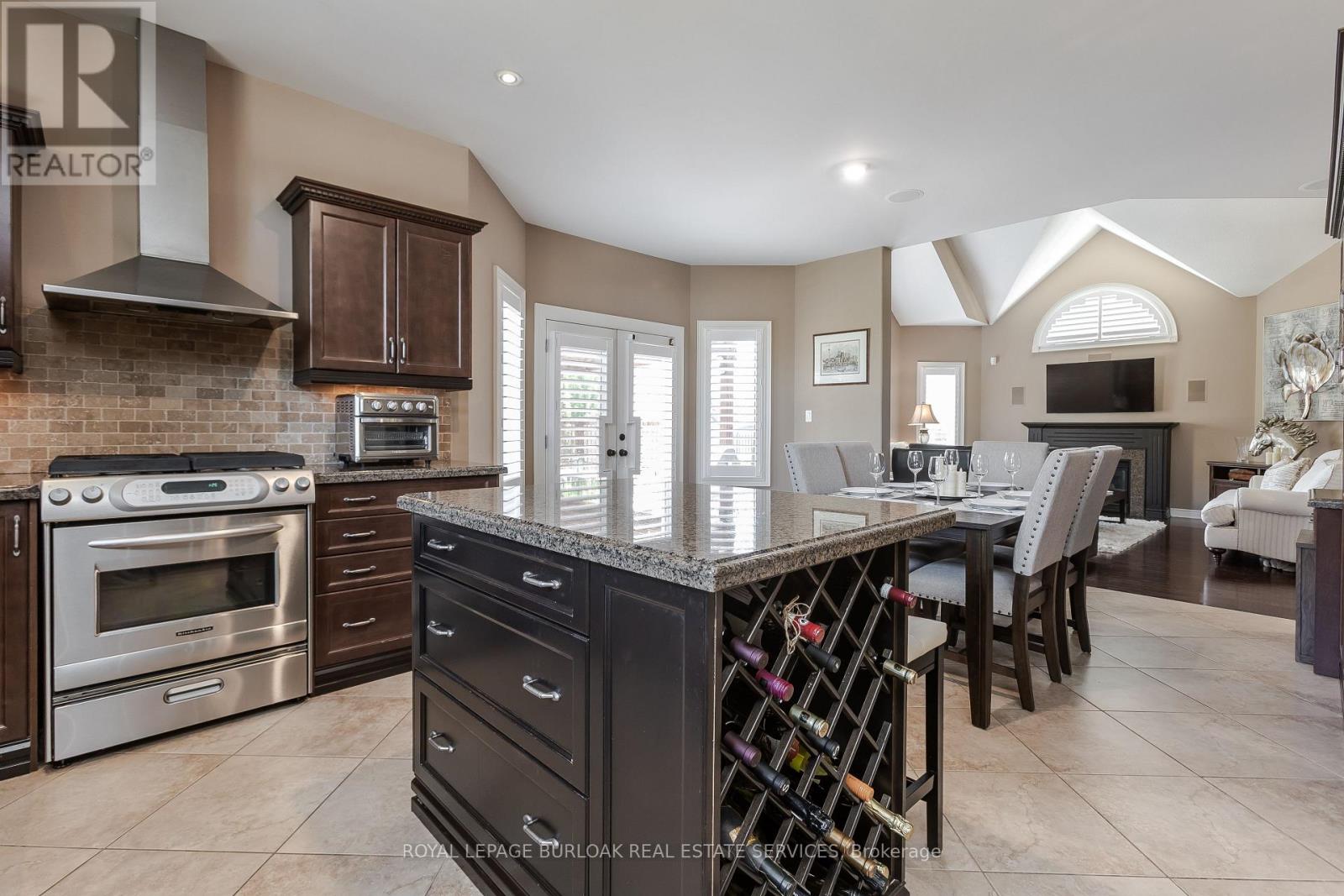 264 Dorchester Drive, Grimsby, Ontario  L3M 1P6 - Photo 11 - X12601656