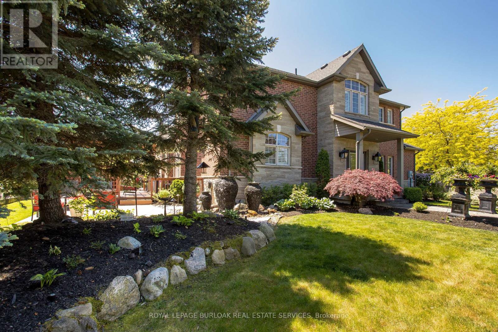 264 Dorchester Drive, Grimsby, Ontario  L3M 1P6 - Photo 2 - X12601656