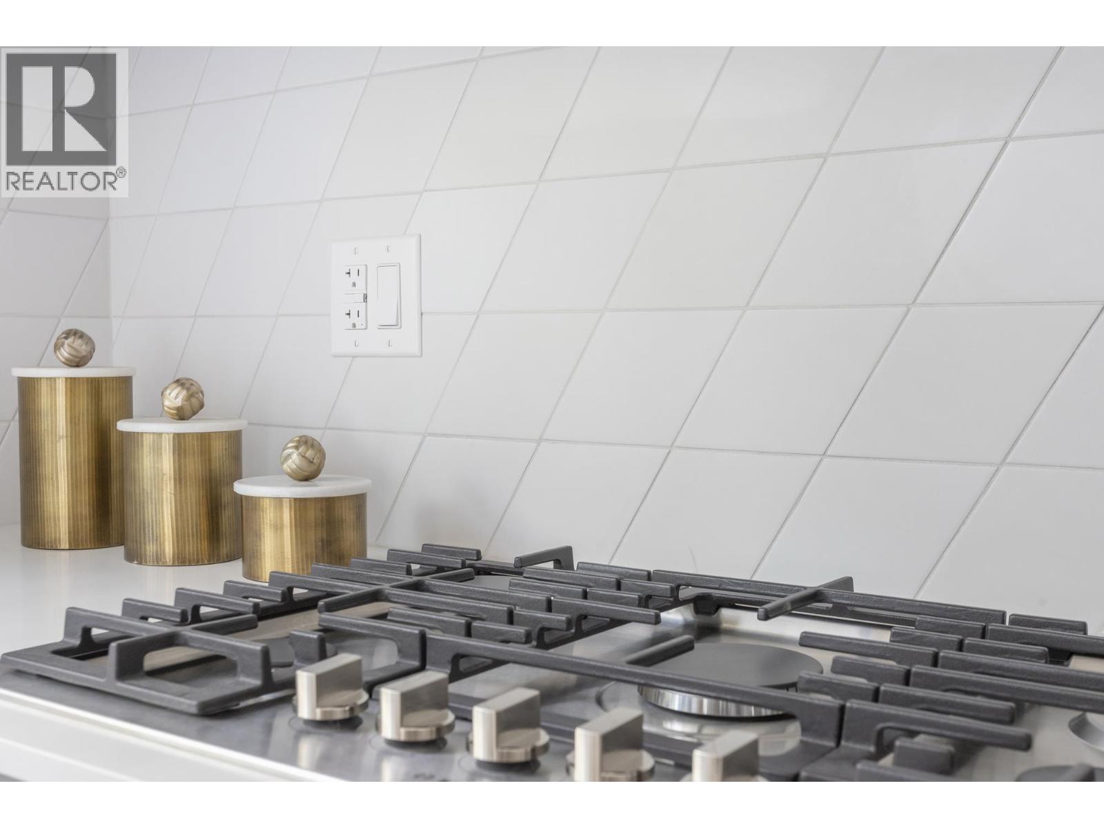 3249 Clive Avenue, Vancouver, British Columbia  V5R 4V3 - Photo 7 - R3072164